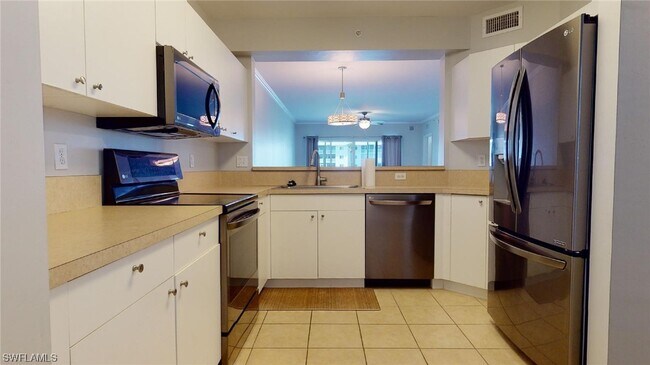 Foto del edificio - 7808 Regal Heron Cir