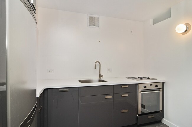 kitchen - 655 W Irving Park Rd