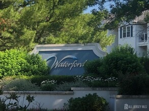 Building Photo - 1125 Waterford Dr