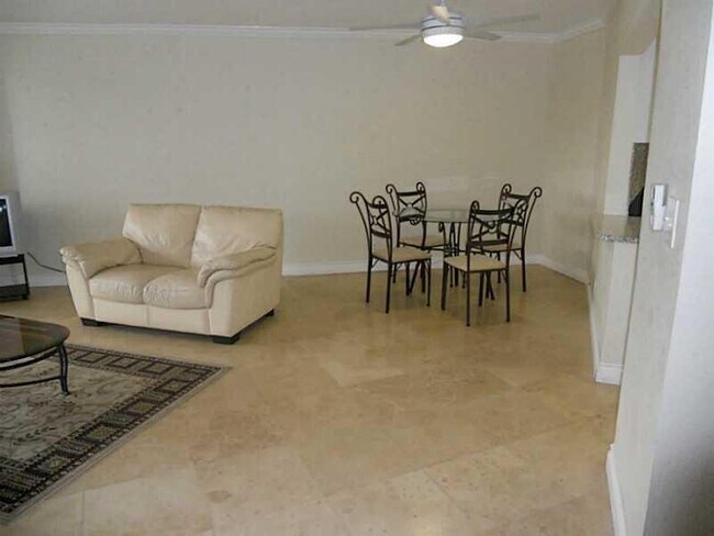 Building Photo - 3800 Galt Ocean Dr