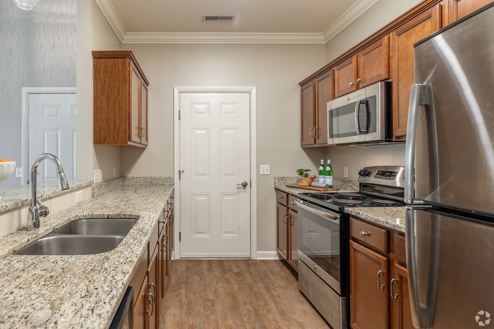 Reserve at Green Luxury Apartments – photo 2