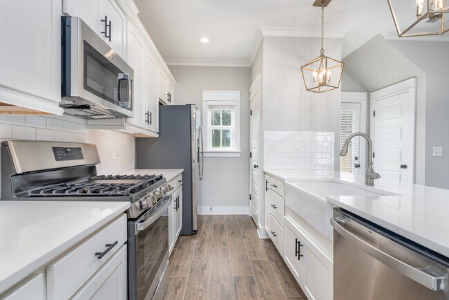 Foto del edificio - 3 Bedroom Home in Premier Location!
