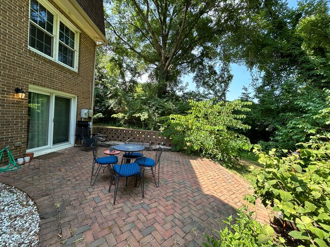 Building Photo - 8201 Dr Craik Ct
