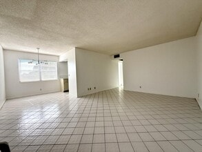 Building Photo - 9 Hastings A
