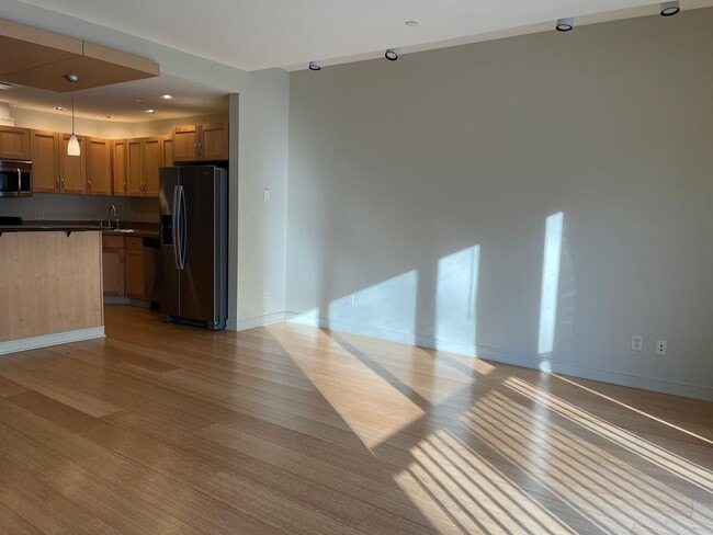 Interior Photo - Gateway Commons