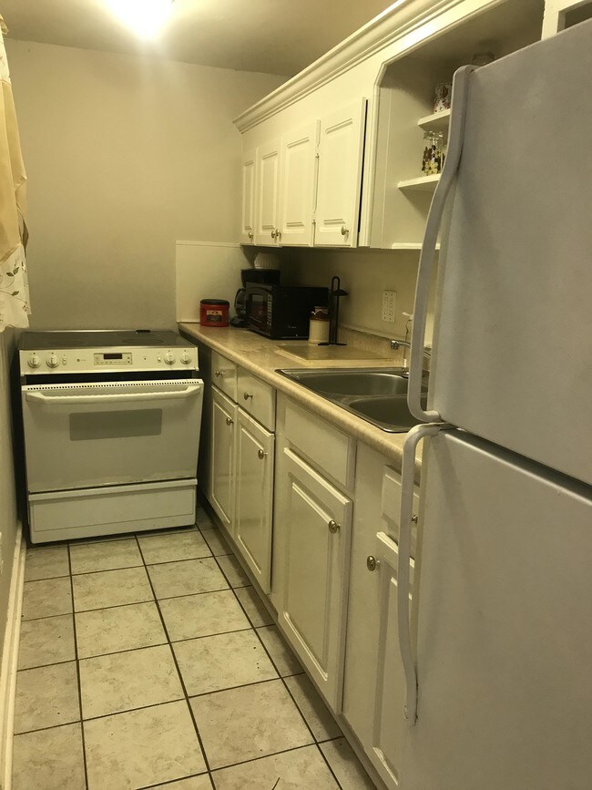 Building Photo - 1 bedroom in Tryon NC 28782