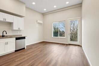 Building Photo - 2108 S J St