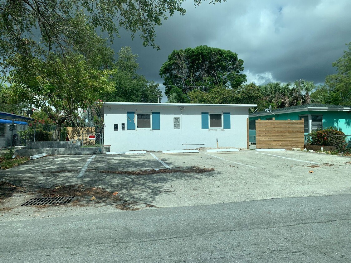 Foto principal - 827 NW 12th Ave