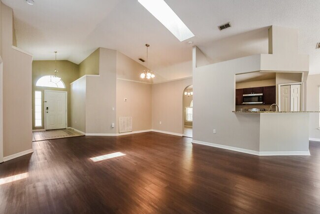 Foto del edificio - 4202 Mendenwood Ln