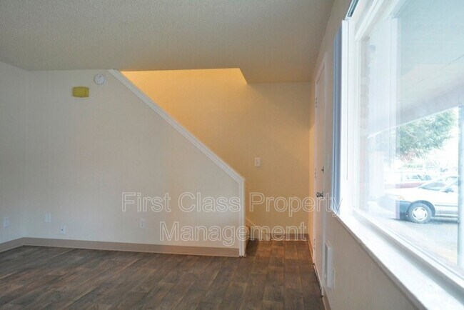 Foto del edificio - 1673 Dollar St