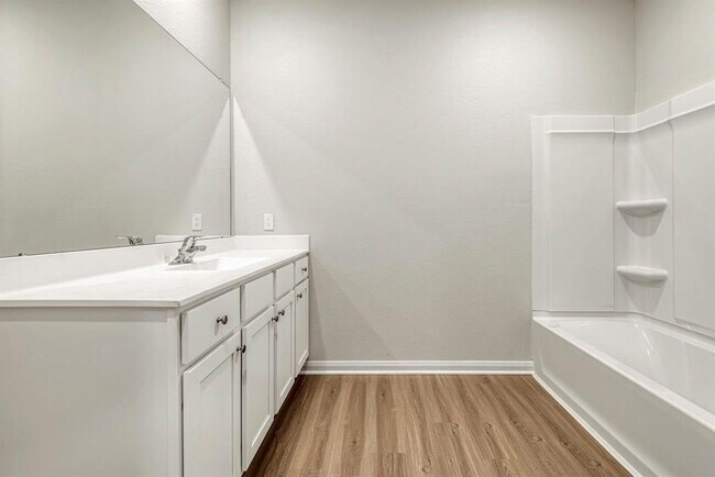 Foto del edificio - 6411 Elm St