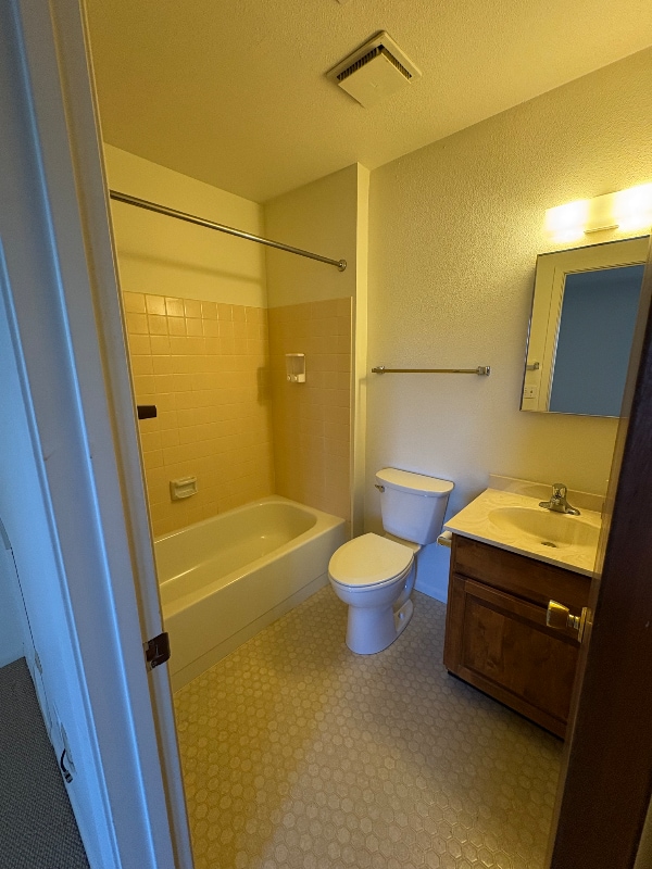 Building Photo - 1214 Clark Ave