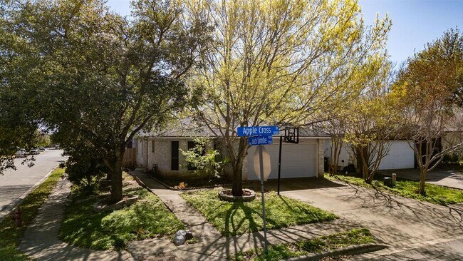 Building Photo - 1001 Apple Cross Dr