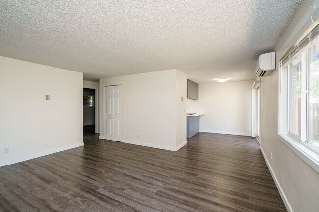 Building Photo - Kramer