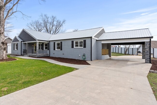 Foto del edificio - 102 Dogwood Ln