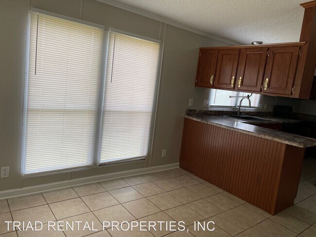 Foto del edificio - 4 br, 2 bath House - 5731 JACKSON CREEK RD
