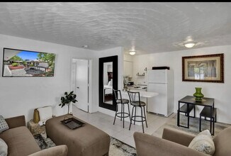 Building Photo - 820 NE 16th Ave