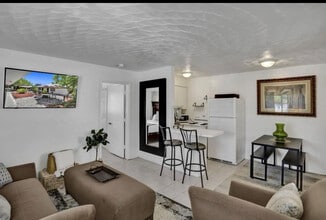 Building Photo - 820 NE 16th Ave