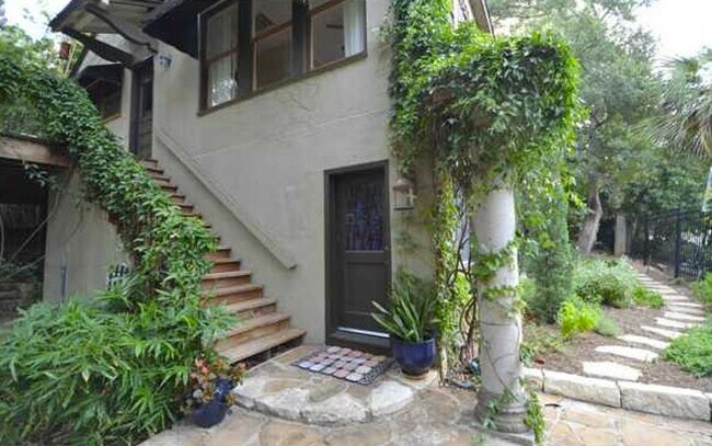 Foto del edificio - 2826 San Gabriel St