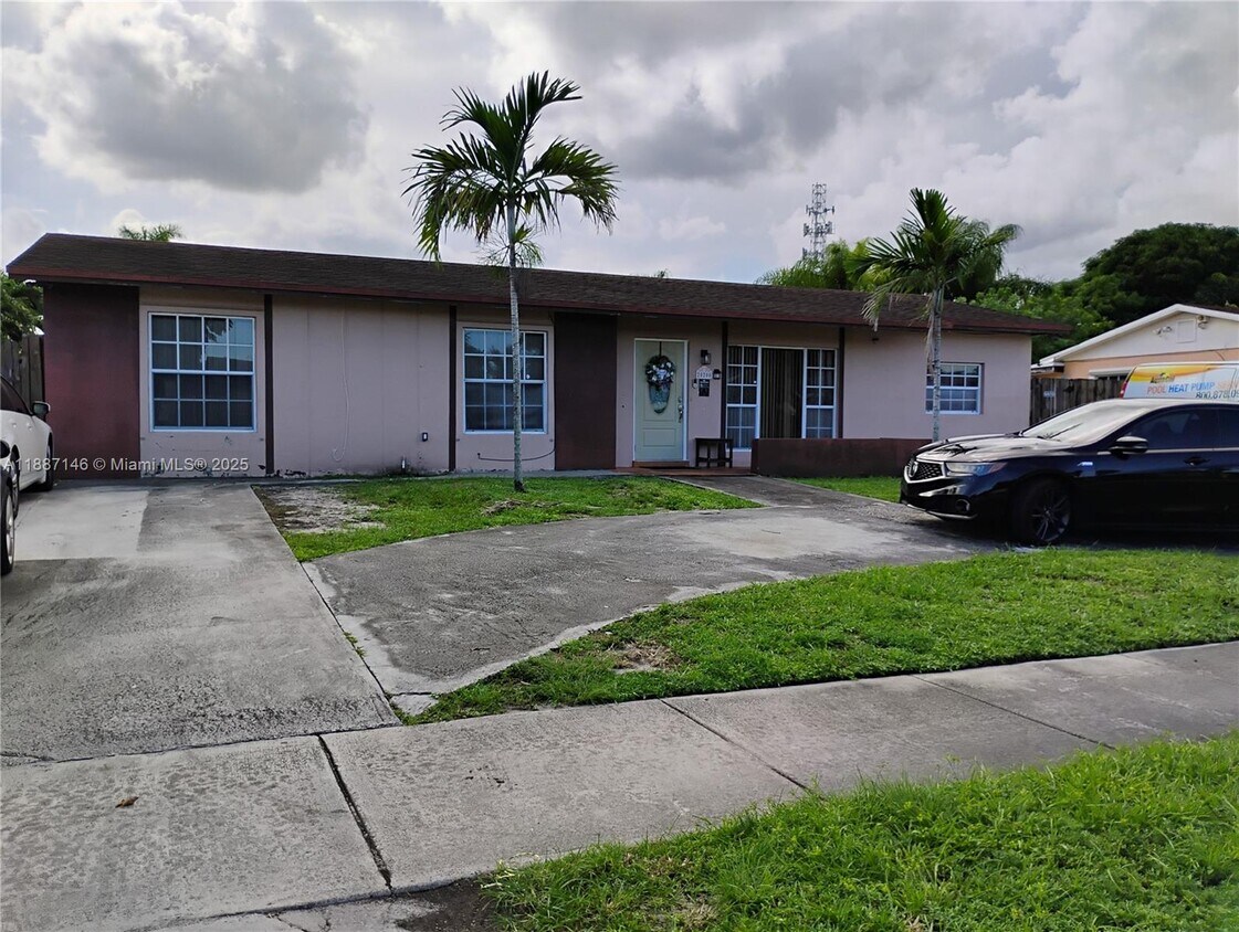 Foto del edificio - 20200 NW 33rd Ave