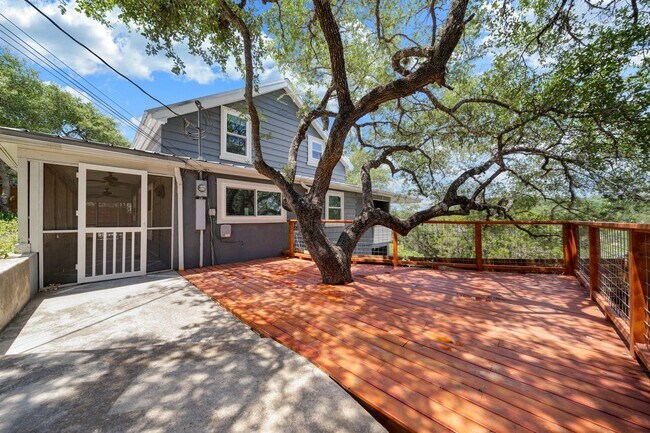 Foto del edificio - 739 Rock Castle Canyon Lake TX 78133