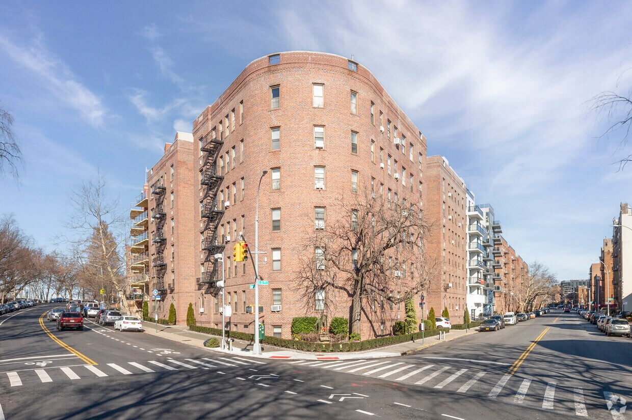 Foto principal - 9937 Shore Rd