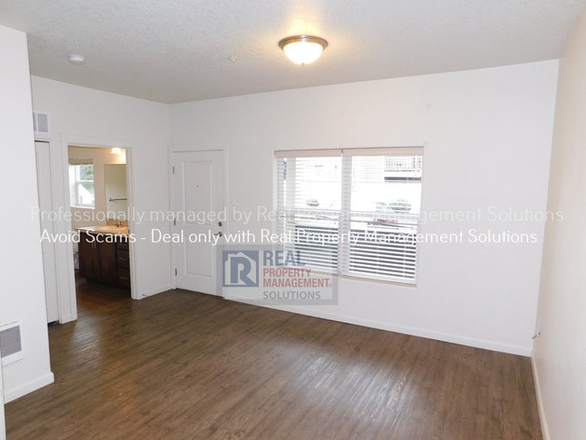 Building Photo - 16280 SW 113th Ave