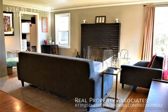Building Photo - Single Family Home in Victory Heights