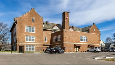 Building Photo - 7135 Canterbury Ave