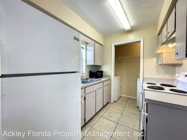Foto del edificio - 2 br, 1 bath House - 606 Claude Homes Seni...