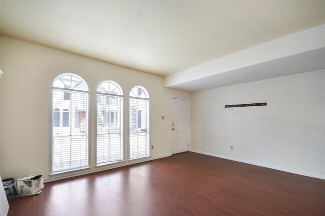 Building Photo - 2529 Rio Grande St