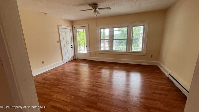 Foto del edificio - 904 Ash St