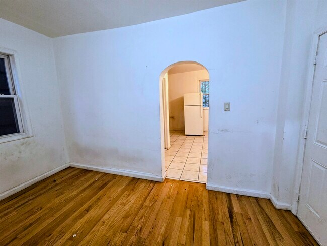 Foto del edificio - 162 Tonnelle Ave