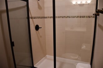 Building Photo - 106 Wickersham