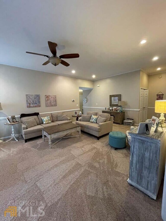 Foto del edificio - 304 Shadow Pond Rd