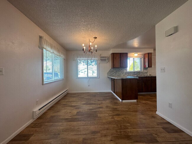 Foto del edificio - 2bed, 1bath, 800 Sq.ft. apartment - Nampa - Near NNU