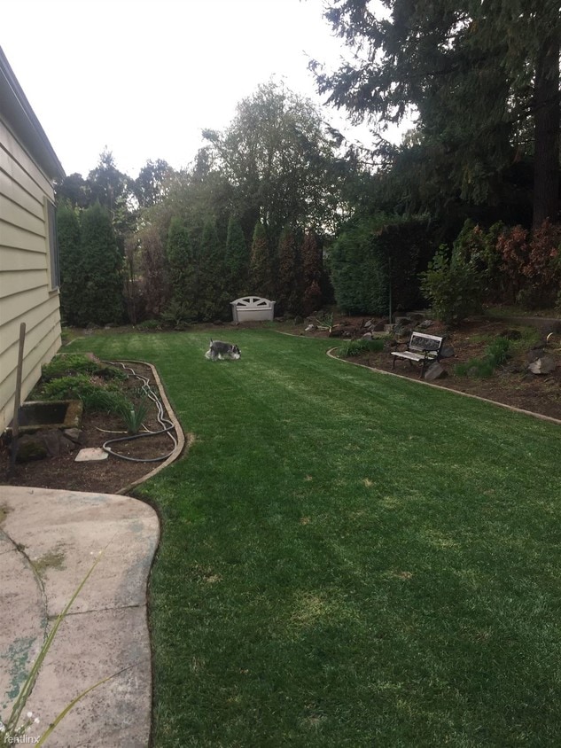 Primary Photo - 1165 Belaire Dr NW