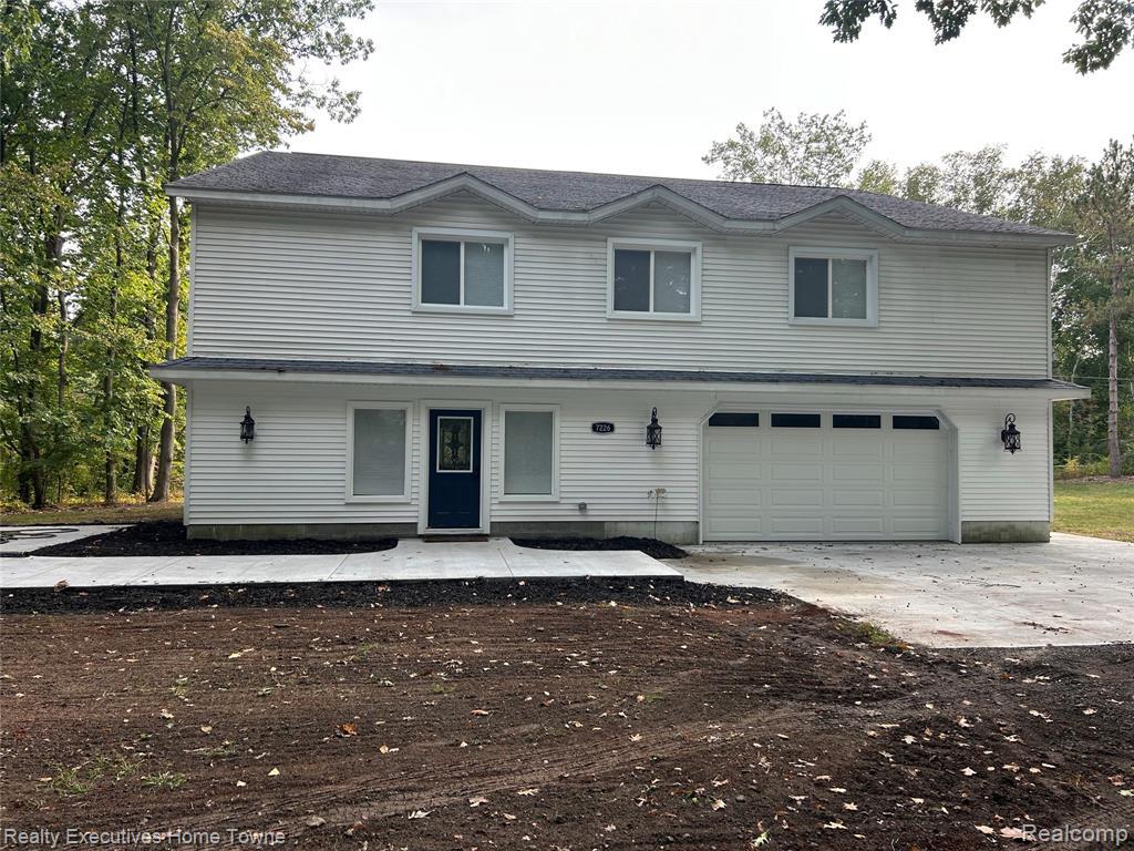 Foto principal - 7226 Lakeshore Rd