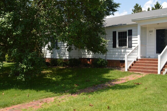 Foto del edificio - 3 Bed/2 Bath Home Right Next to Walker Gol...