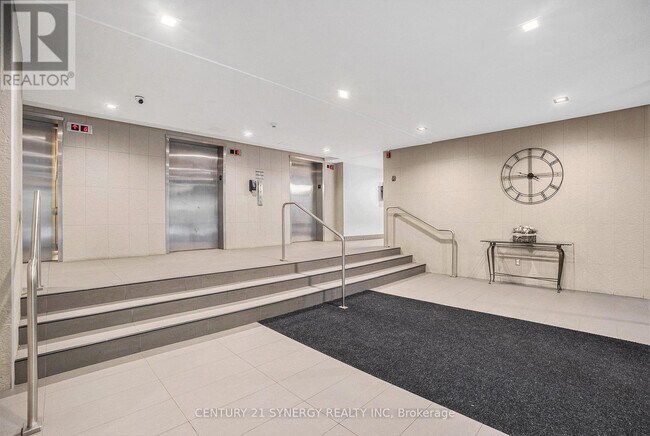 Building Photo - 665 Bathgate Dr