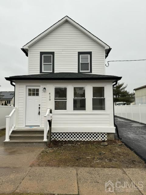 Building Photo - 410 Leffert St