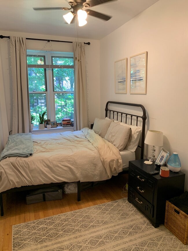 Bedroom - 521 E 81st St