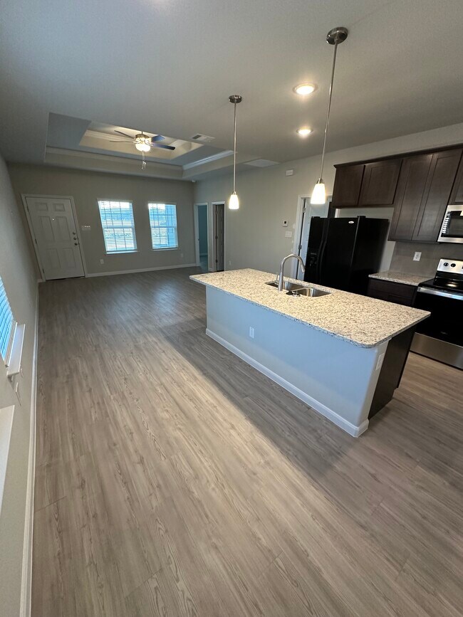 Dining - 810 E Baxter St