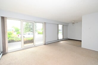 Building Photo - 879 Johnson St