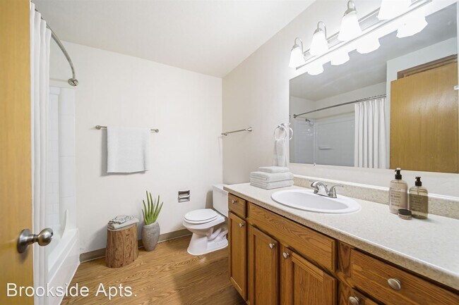 Foto del edificio - 2 br, 1 bath Apartment - Brookside 10841 S...
