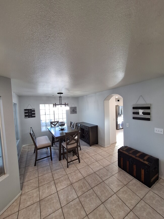 Foto del edificio - 7701 Donald Nelson Ave