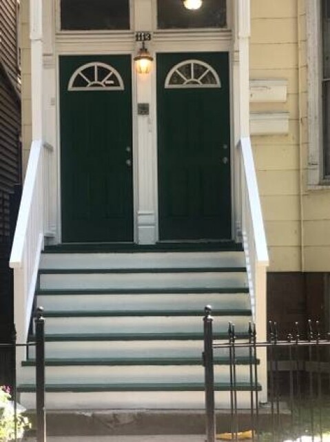 Primary Photo - 1113 W Wellington Ave