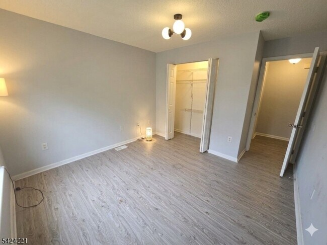 Foto del edificio - 151 W Market St