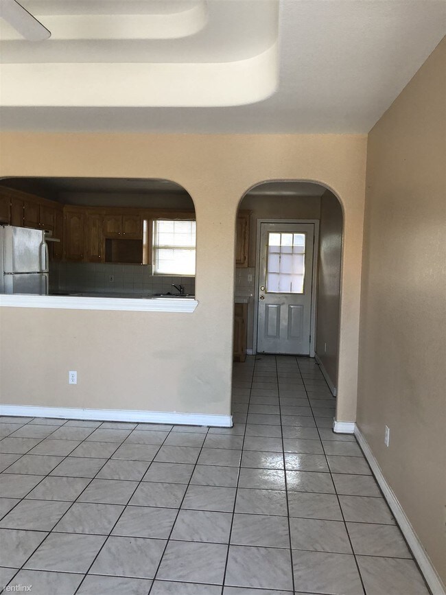 Foto del edificio - 2 br, 2 bath Apartment - Village Apartments
