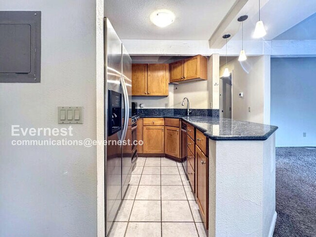 Foto del edificio - 777 Poplar Ave